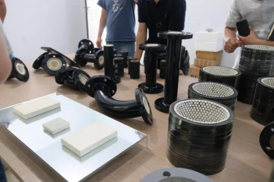 氧化鋁陶瓷做為耐磨材料的優(yōu)勢 氧化鋁陶瓷做為耐磨材料的優(yōu)勢