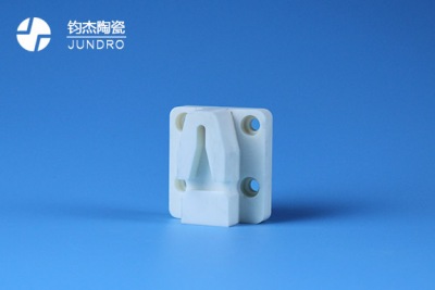 如何判斷加工后的氧化鋁陶瓷棒質(zhì)量 如何判斷加工后的氧化鋁陶瓷棒質(zhì)量